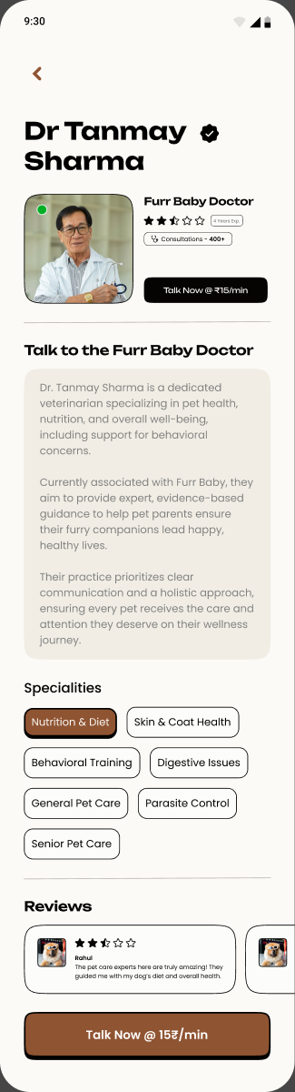 A veterinarian profile in the owner app, showing a verification badge, an availability indicator, a star rating, years of experience, consultation count, specialities and a per minute price.